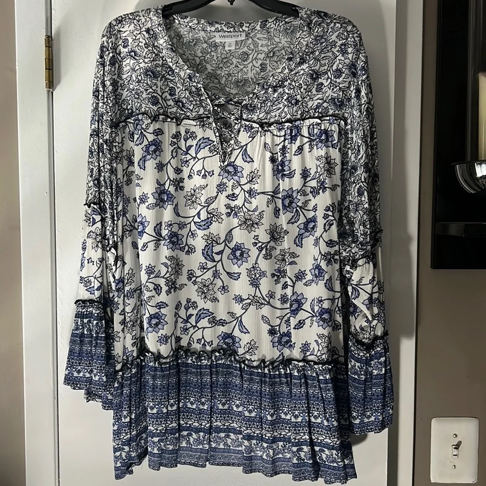 ๐ 2/$15 Westport Blouse - Picture 2 of 6